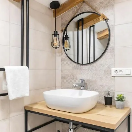 בית הארחה Luxury Prestige Palace 4*