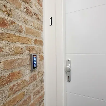 בית הארחה Luxury Prestige Palace 4*