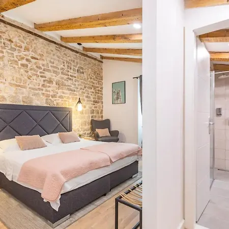 Luxury Prestige Palace Guest house 4*